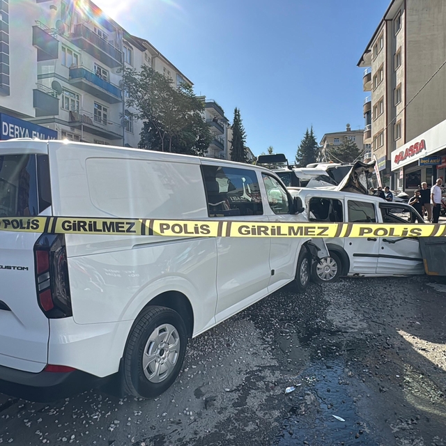 Malatya'da freni arızalanan kamyon 15 araca çarptı, 3 kişi yaralandı