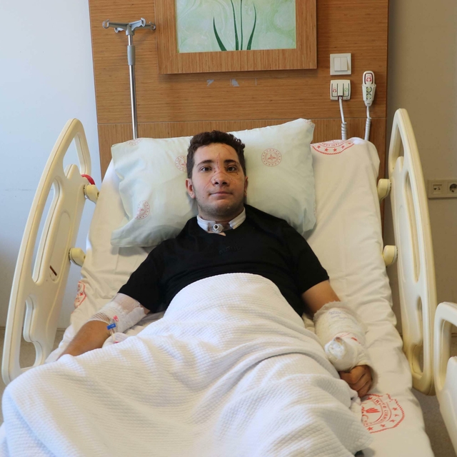 Kazada burnu kopma noktasına gelen motosikletli, ameliyatla sağlığına kavuş...
