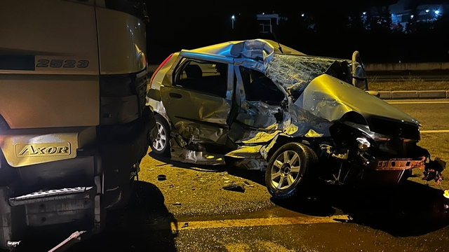 Bolu'da kamyonla çarpışan otomobilin sürücüsü öldü