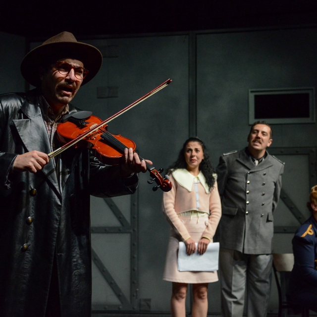 Sivas Devlet Tiyatrosu, "Berlin Berlin" oyunu ile sahnesini açıyor