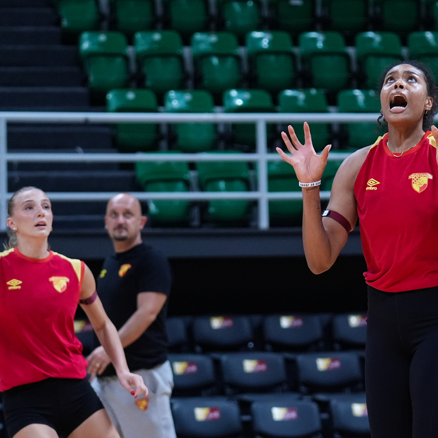 Göztepe'nin "sultanları" ligde kalıcı olmak istiyor