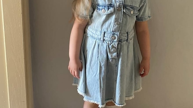 Epilepsi hastası Berra, havuzda boğıulma tehlikesi geçirirken yaşanan panik kamerada