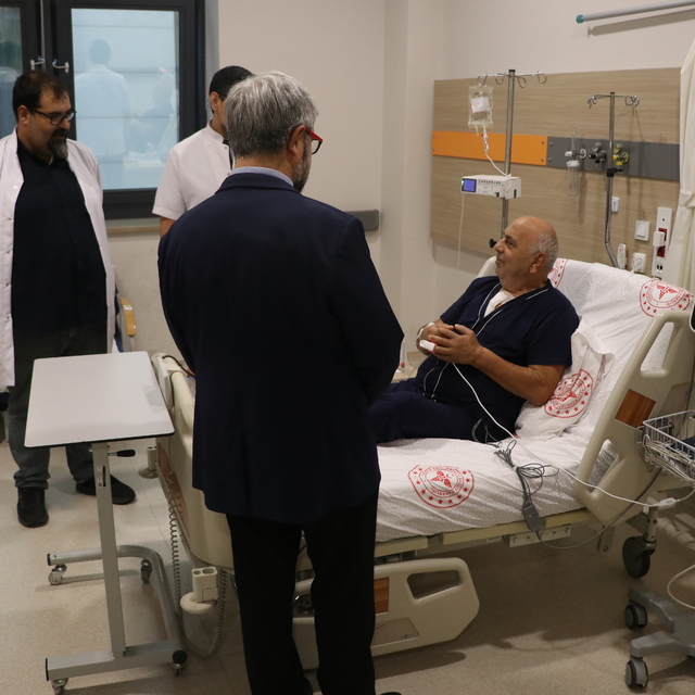 Mide rahatsızlığı şikayetiyle gittiği hastanede tıkalı 4 kalp damarı olduğu...