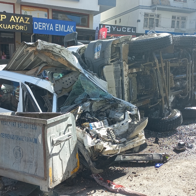 Malatya'da freni arızalanan kamyon 15 araca çarptı: 5 yaralı