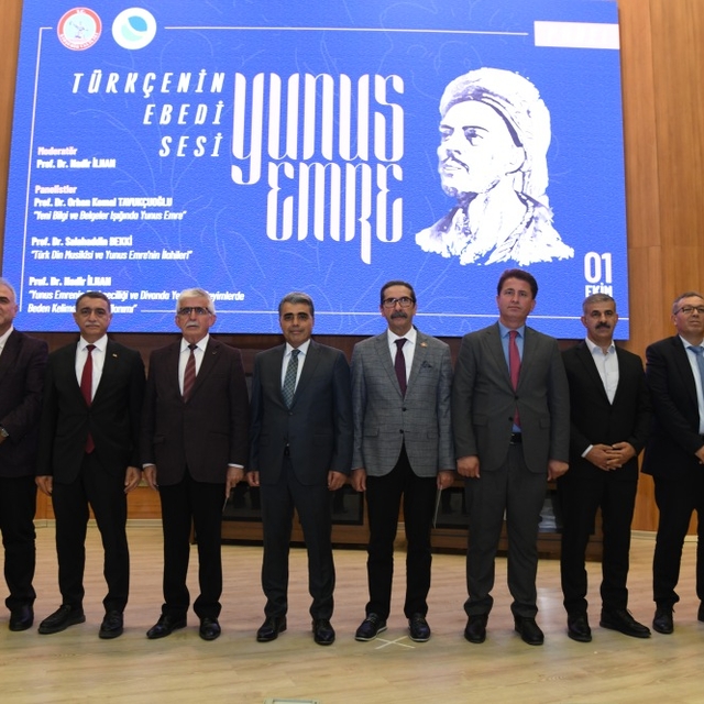Kırşehir'de "Türkçenin ebedi sesi: Yunus Emre" paneli düzenlendi