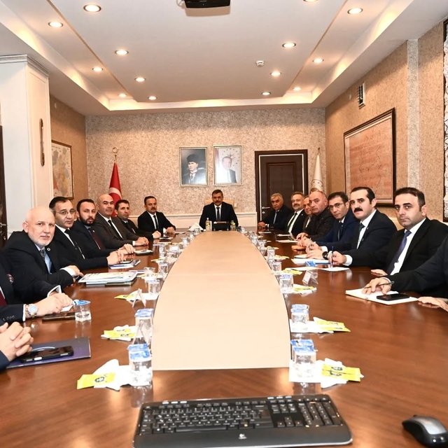 Erzurum'da "model fabrika" kurulması için toplantı yapıldı