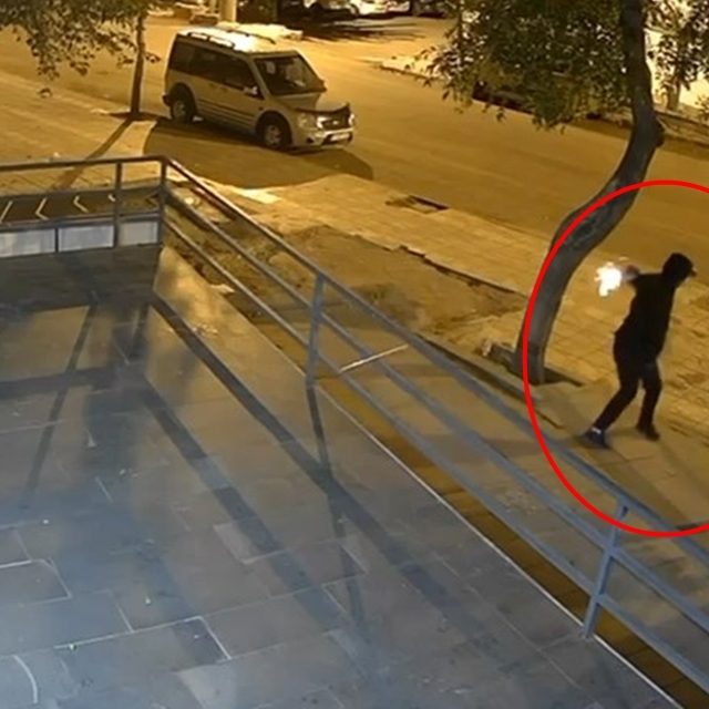 Kuyumcu dükkanına ateş açıp 100 bin dolar haraç istediler; saldırı kamerada