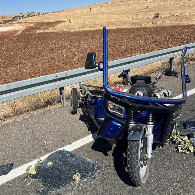 Mardin'de otomobil ile motosiklet çarpıştı: 1 ölü, 4 yaralı