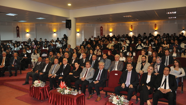 Kütahya'da Ahmet Yakupoğlu 4. Uluslararası Sanat ve Tasarım Sempozyumu gerçekleştirildi