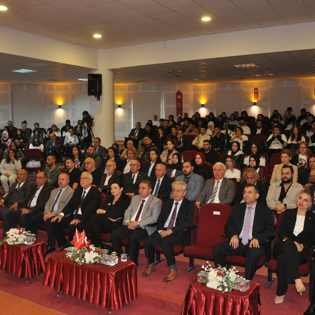 Kütahya'da Ahmet Yakupoğlu 4. Uluslararası Sanat ve Tasarım Sempozyumu gerç...