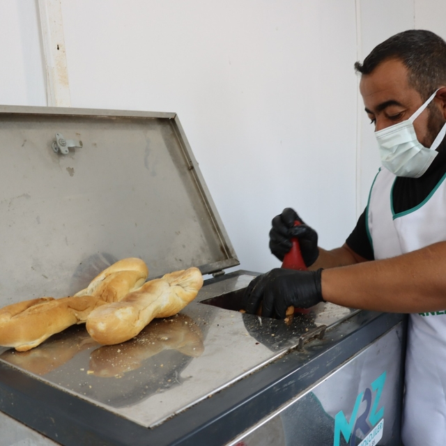 Şanlıurfa'da organik atıklar hayvanlar için mamaya dönüştürülüyor