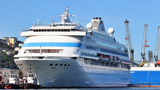 "Astoria Grande" kruvaziyeri 940 yolcusuyla Samsun Limanı'na demirledi