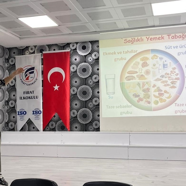 Malatya'da öğrencilere doğru beslenmeyle ilgili seminer verildi