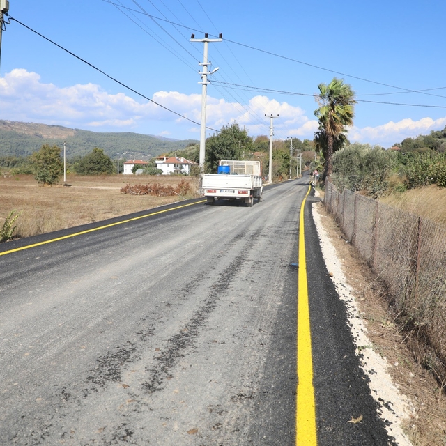 Muğla'da yol yenileme çalışmaları sürüyor