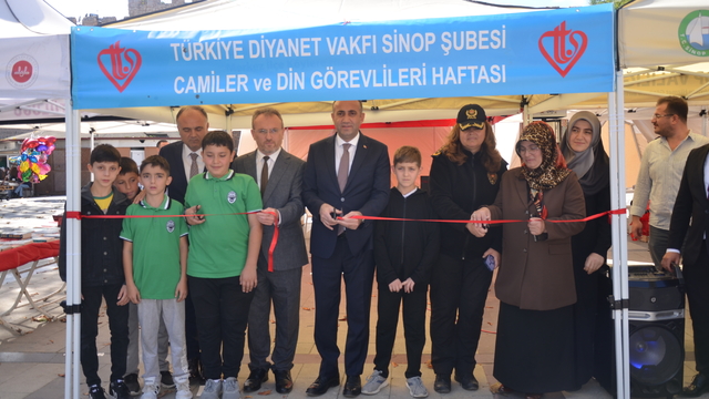 Sinop'ta kitap fuarı açıldı