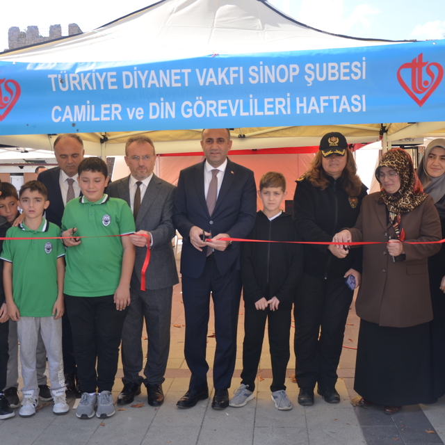 Sinop'ta kitap fuarı açıldı