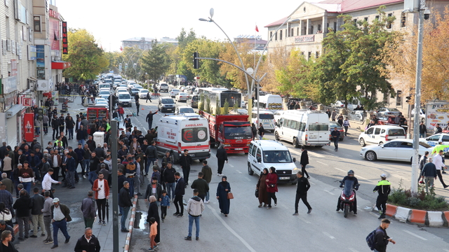 Ağrı'da iki grup arasında çıkan silahlı ve bıçaklı kavgada biri ağır 4 kişi yaralandı