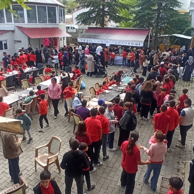 Yeşilyurt'ta DMD hastası Furkan Elmas için kermes düzenlendi