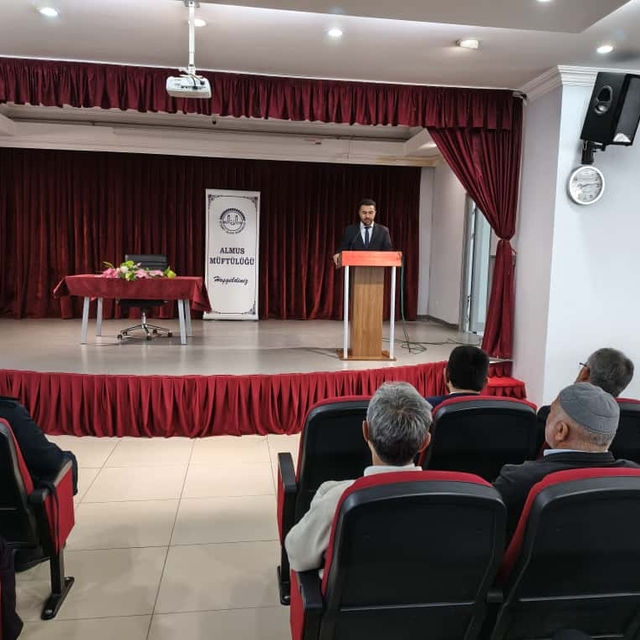 Almus Müftülüğü konferans düzenledi
