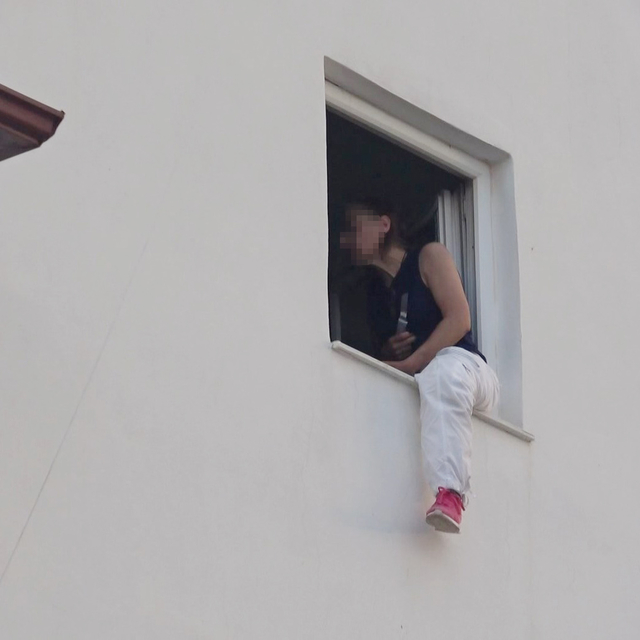 Çocukları, üzerlerine benzin döküp yakmaya çalışan sanığa, akıl sağlığı olm...