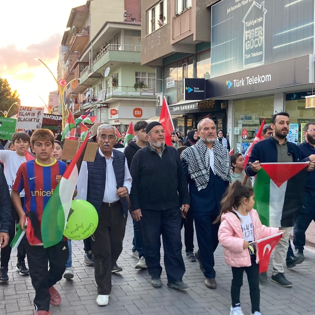 Burdur'da Küresel Sumud Filosu'na saldırı protesto edildi