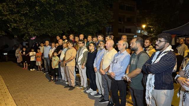 Adana'da İsrail'in Küresel Sumud Filosu'na saldırısı protesto edildi