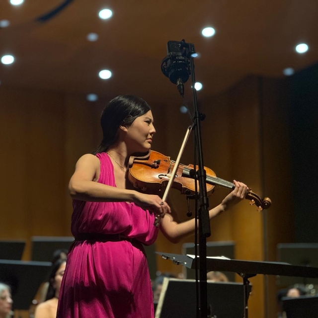 BBDSO'nun "Sezon Açılış Konseri"nde keman sanatçısı Hyeyoon Park sahne aldı