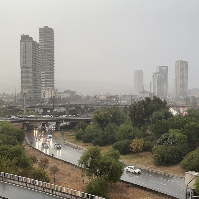 İzmir'de yağış etkili oldu