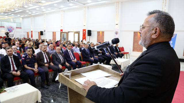 Darende'de "Peygamberimiz ve Aile Ahlakı" konferansı düzenlendi