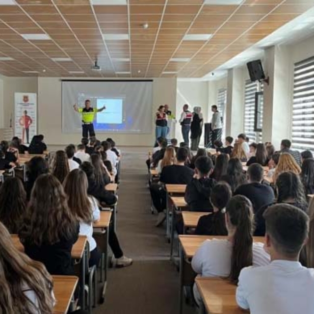 Çanakkale'de 420 öğrenciye trafik eğitim verildi