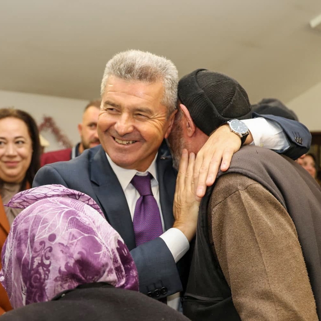 Artvin Valisi Ergün Şavşat'ta huzurevi sakinlerini ziyaret etti