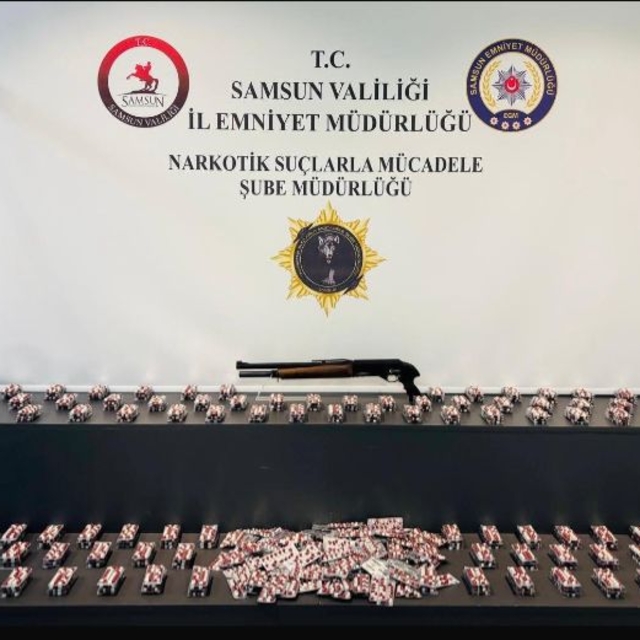 Samsun'da 9 bin 72 sentetik ecza hapı ele geçirildi