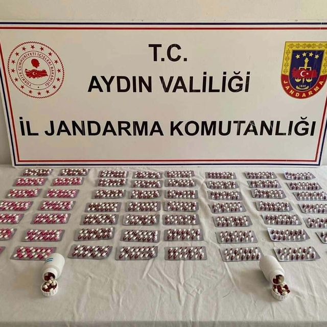 Bavulunda 898 sentetik hap ele geçirilen şüpheliye gözaltı