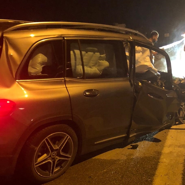 Bursa'da ters istikamete giren otomobilin kamyonla çarpışması sonucu 1 kişi...