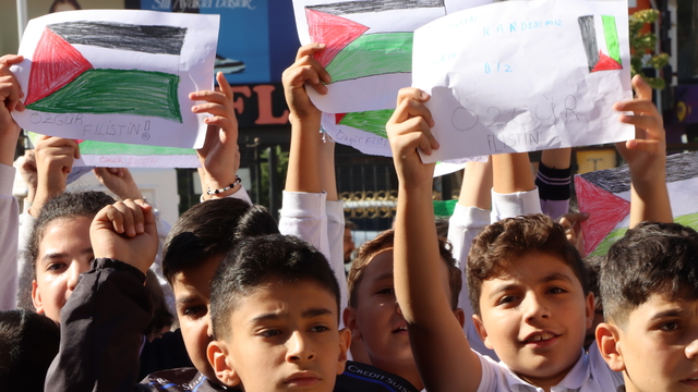 Van'da öğrencilerden Gazze'ye ve Küresel Sumud Filosu'na destek