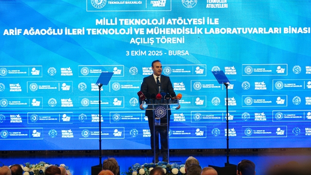 Bakan Kacır, Bursa'da teknoloji atölyesi ve ileri teknoloji laboratuvarının açılışında konuştu: