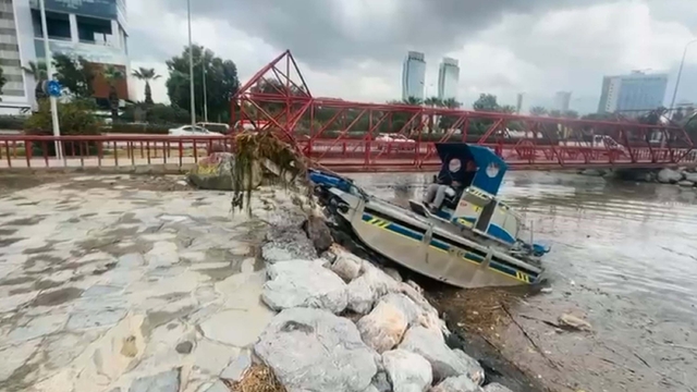 İzmir'de sağanak etkili oldu (3)