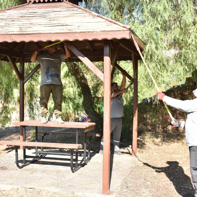 Kepez'de park yenileme ve düzenleme çalışması yapıldı