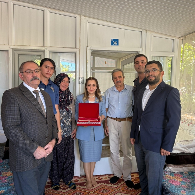 Ağın Kaymakamı Yılmaz'dan şehit ailelerine ziyaret