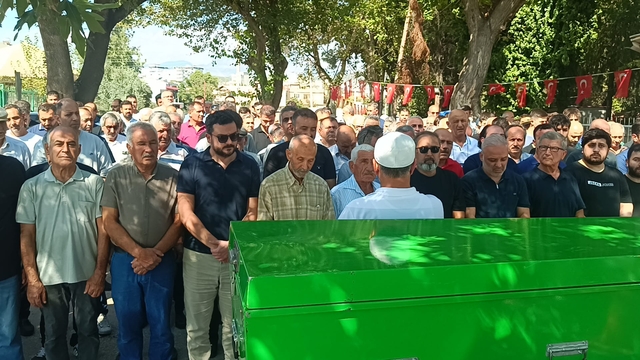 Antalya'daki trafik kazasında ölen doktorun cenazesi Adana'da defnedildi