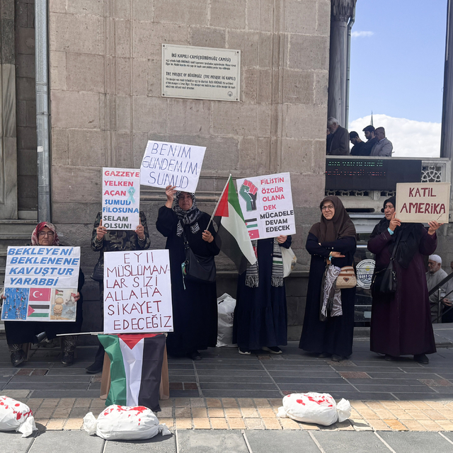 İsrail'in Küresel Sumud Filosu'na saldırıları Kayseri'de protesto edildi