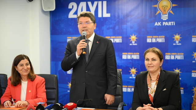 Adalet Bakanı Tunç, AK Parti Edirne İl Başkanlığı'nda konuştu: