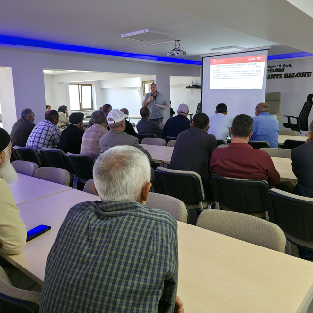Hafik'te çiftçilere Yeni Tarımsal Üretim Planlaması ve Yeni Destekleme Mode...