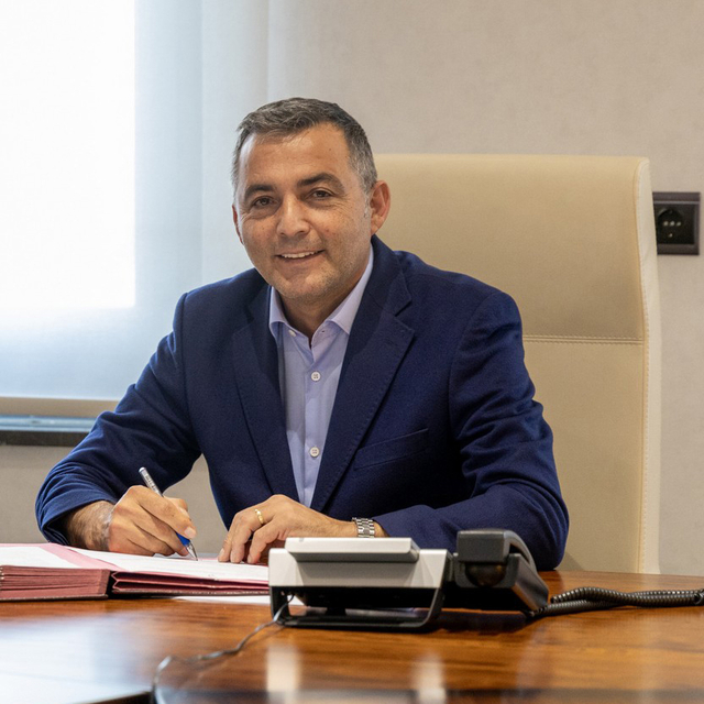 Geçici olarak görevden uzaklaştırılan tutuklu Manavgat Belediye Başkanı Kar...