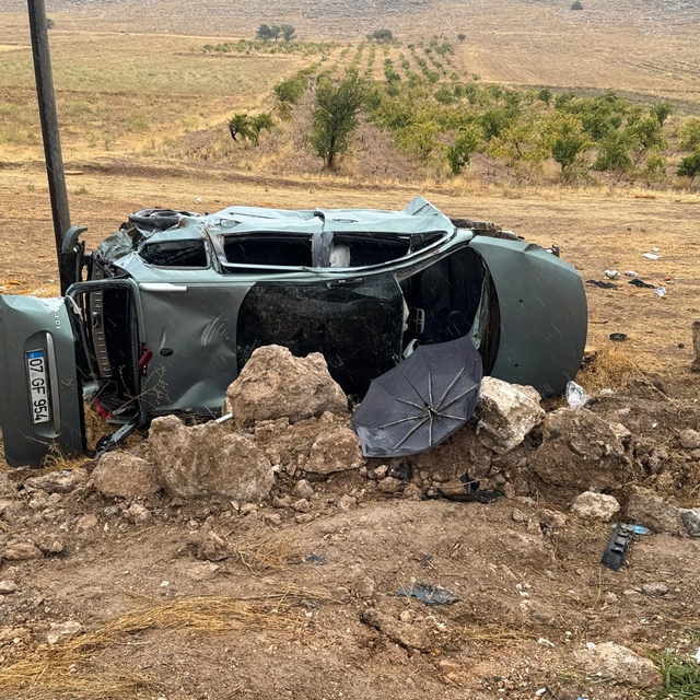 Burdur'da otomobilin şarampole devrildiği kazada 5 kişi yaralandı