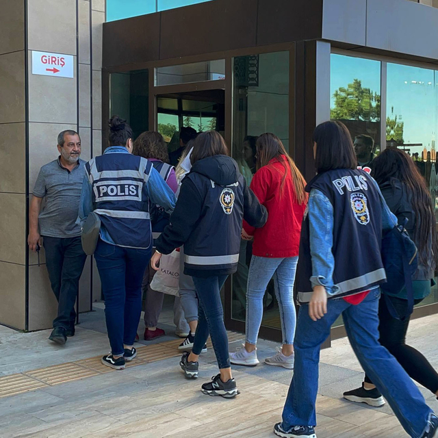 Nevşehir'deki fuhuş operasyonunda gözaltına alınan zanlılardan biri tutukla...