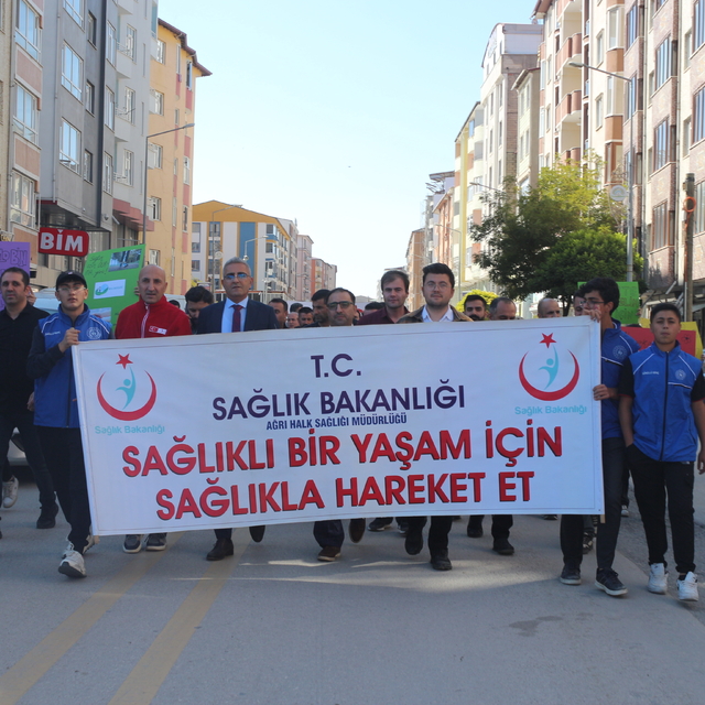 Ağrı'da sağlıklı yaşam yürüyüşü yapıldı