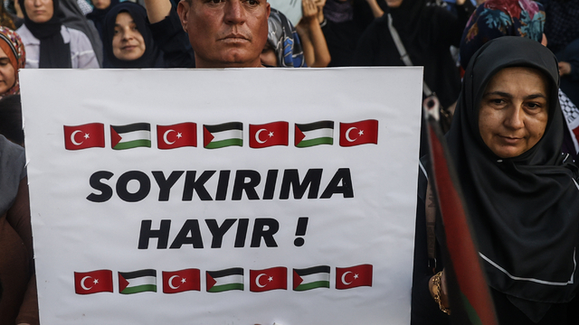 Mersin'de "Gazze Halkı ve Küresel Sumud Filosu'na Destek Buluşması" yapıldı