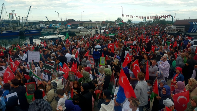 Gazze'ye insani yardım ulaştırmak isteyen filoya Akçakoca'dan destek