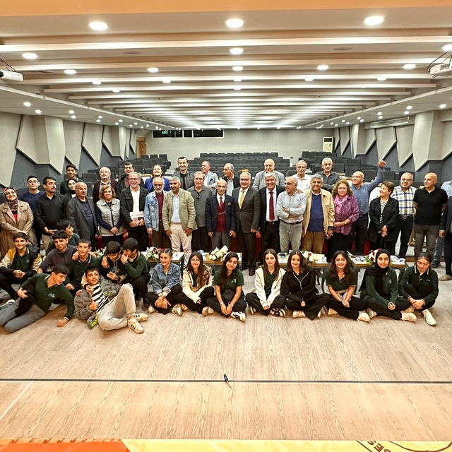 Van'da "Mezun Akademi-Kariyer Buluşmaları" etkinliği düzenlendi